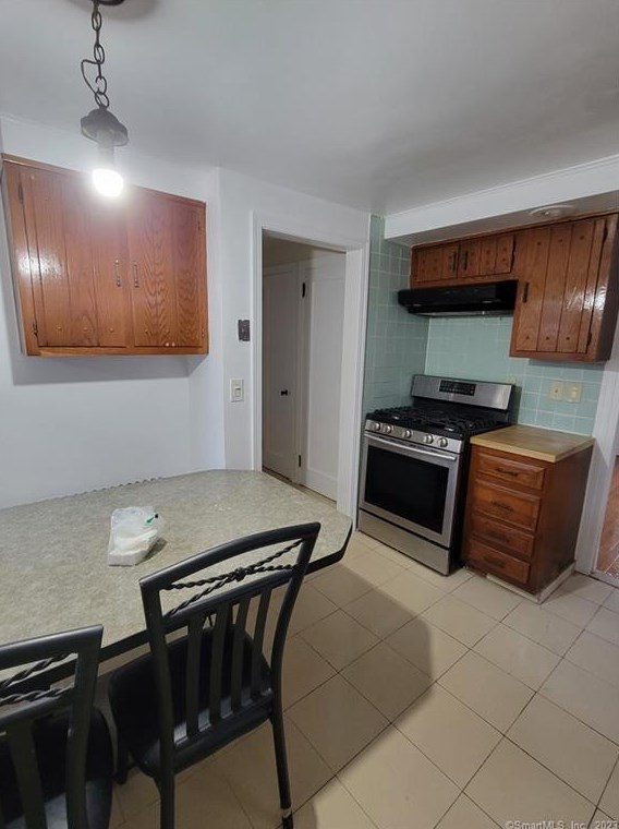 35 Harding St, New Haven CT  06516-7207 exterior