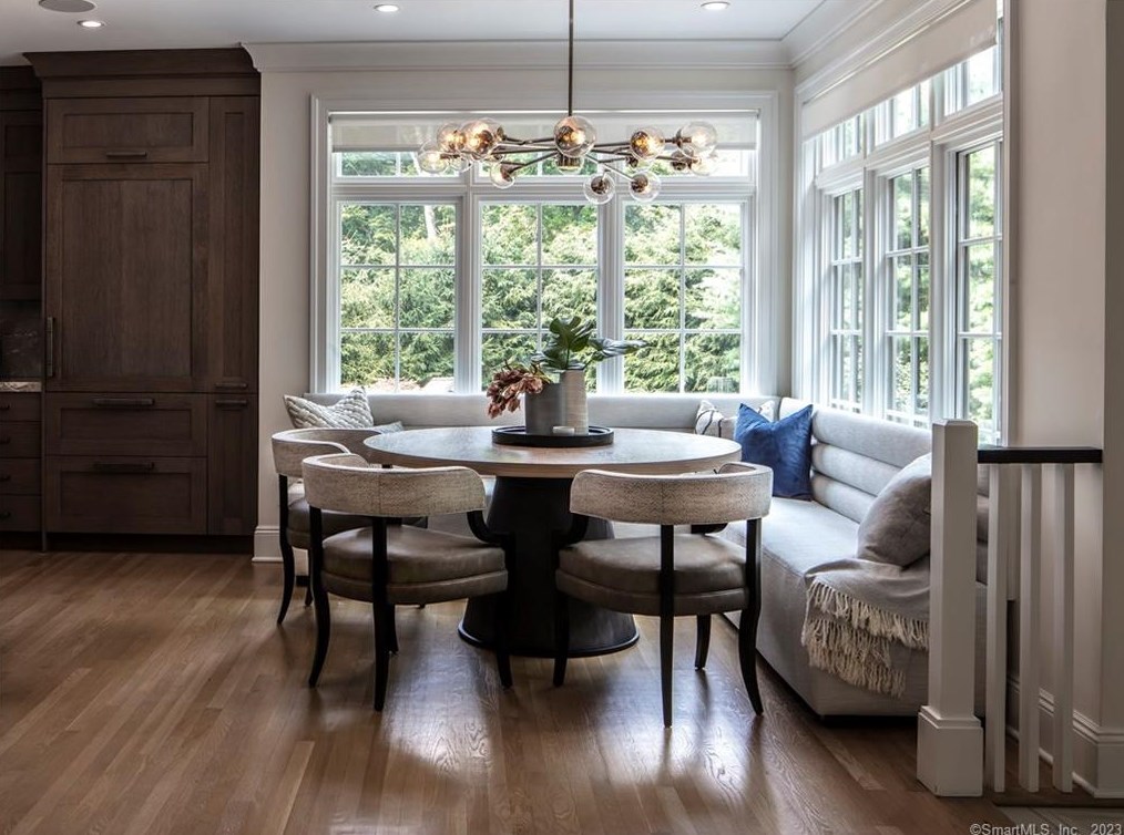 11 Charcoal Hill Rd, Westport CT  06880-1633 exterior