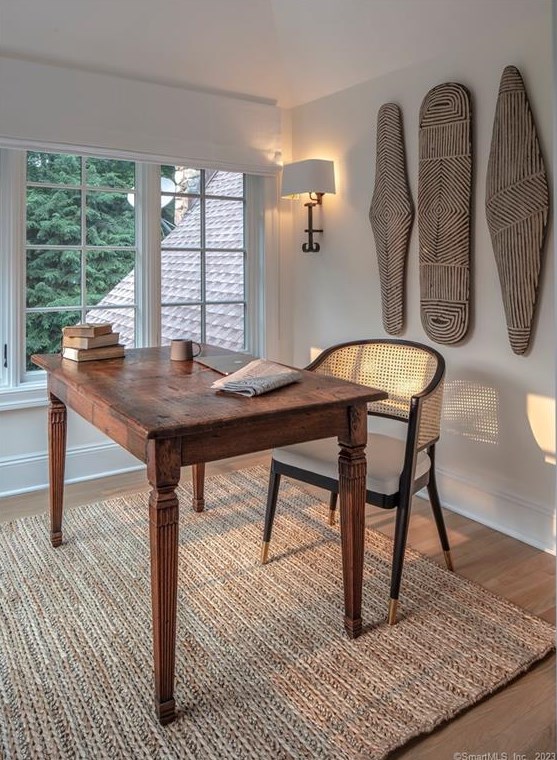 11 Charcoal Hill Rd, Westport CT  06880-1633 exterior