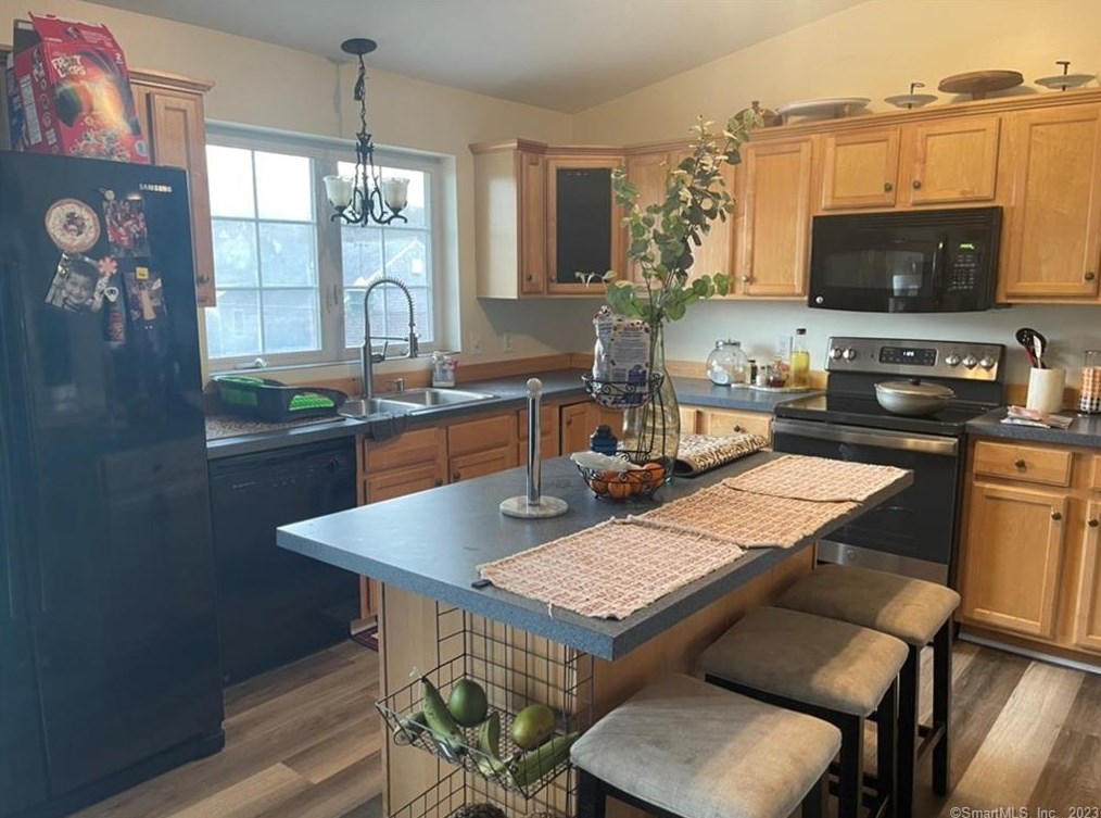 18 Broad St, Pawcatuck CT  06379-1927 exterior