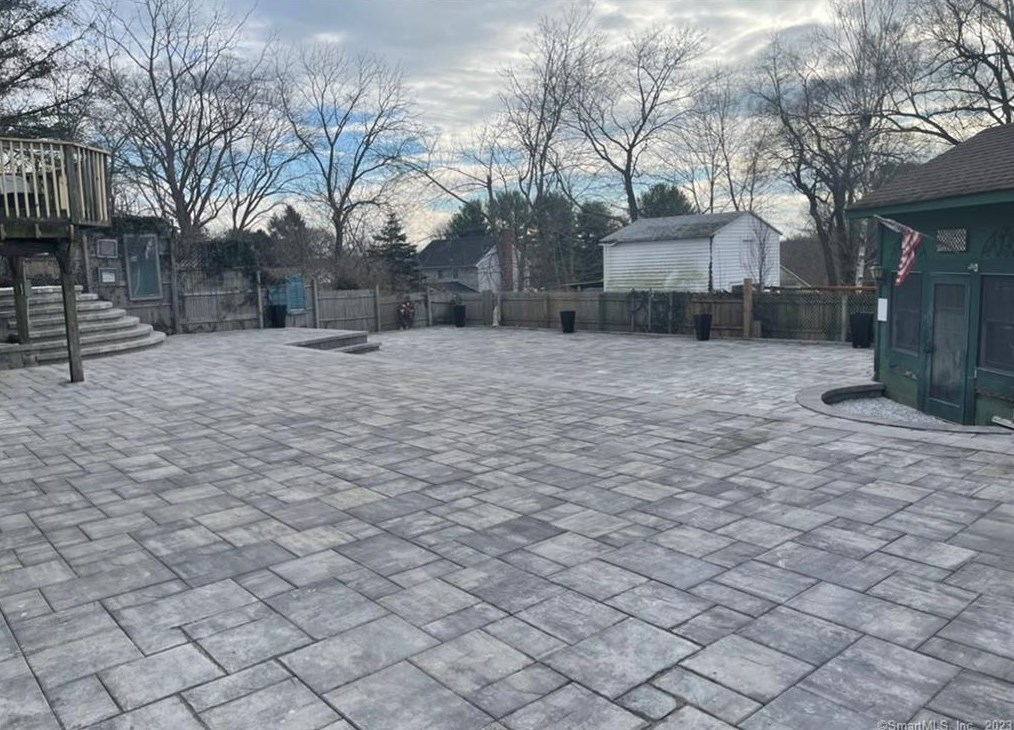 18 Broad St, Pawcatuck CT  06379-1927 exterior