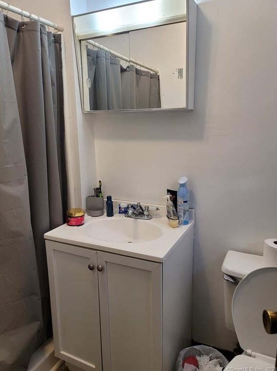 5 Costanzo Ct, New Haven CT  06518-2476 exterior