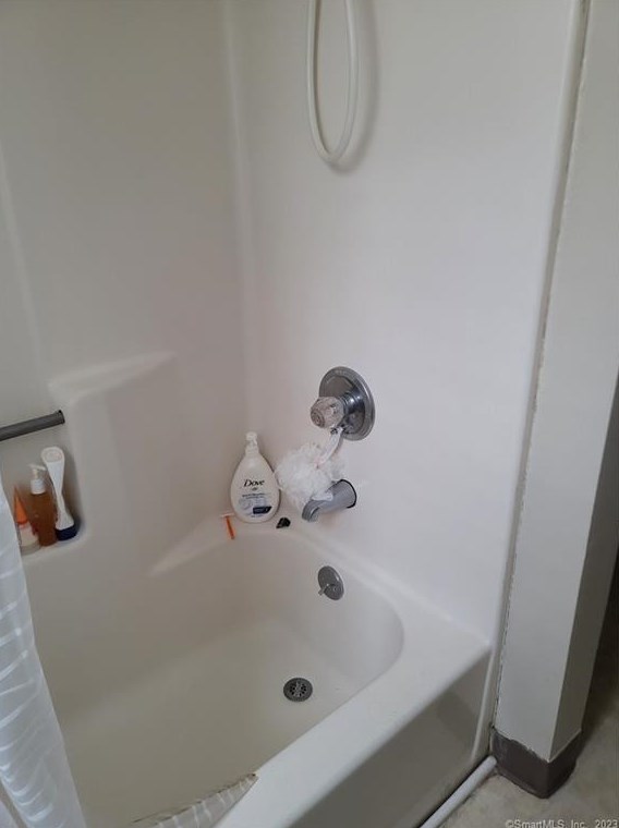 5 Costanzo Ct, New Haven CT  06518-2476 exterior