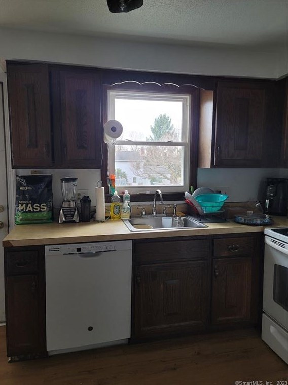 5 Costanzo Ct, New Haven CT  06518-2476 exterior