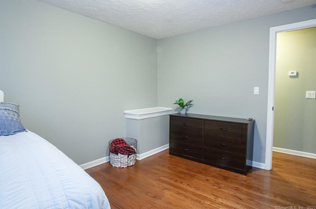 21 Williams Cir, Suffield CT  06078-1938 exterior