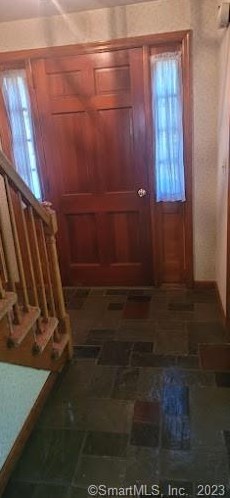 20 Hyvue Dr, Newtown CT  06470-1720 exterior