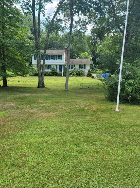 20 Hyvue Dr, Newtown CT  06470-1720 exterior