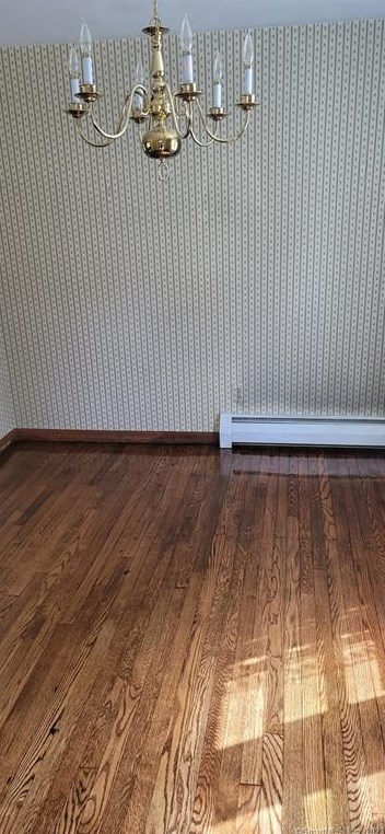 20 Hyvue Dr, Newtown CT  06470-1720 exterior