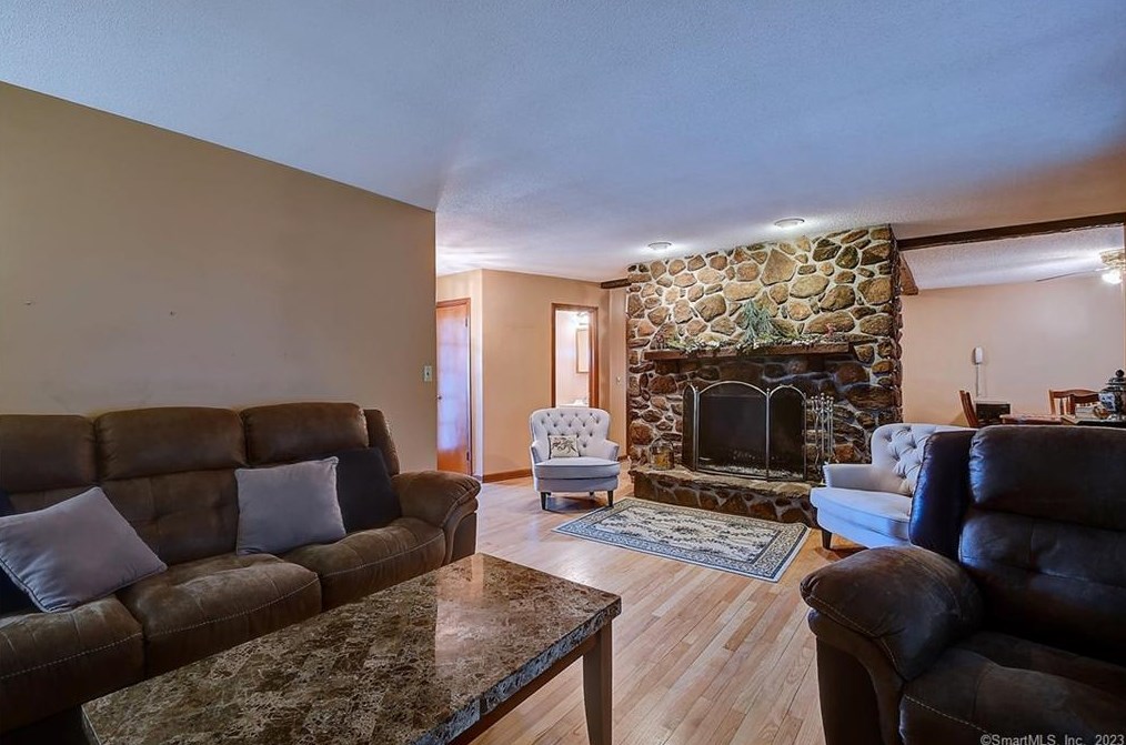 41 Trout Brook Dr, Union City CT  06770-5024 exterior