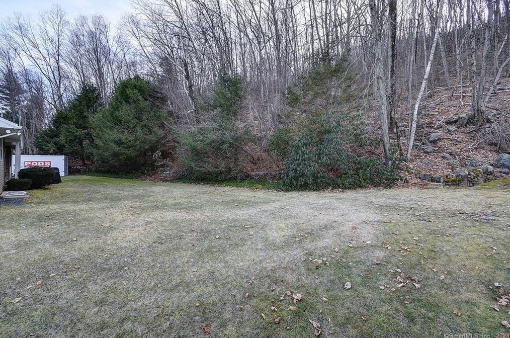 41 Trout Brook Dr, Union City CT  06770-5024 exterior