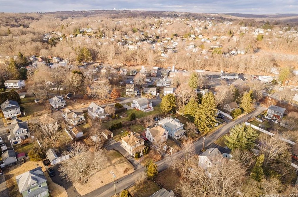 46 Manila St, Watertown CT  06779-1908 exterior