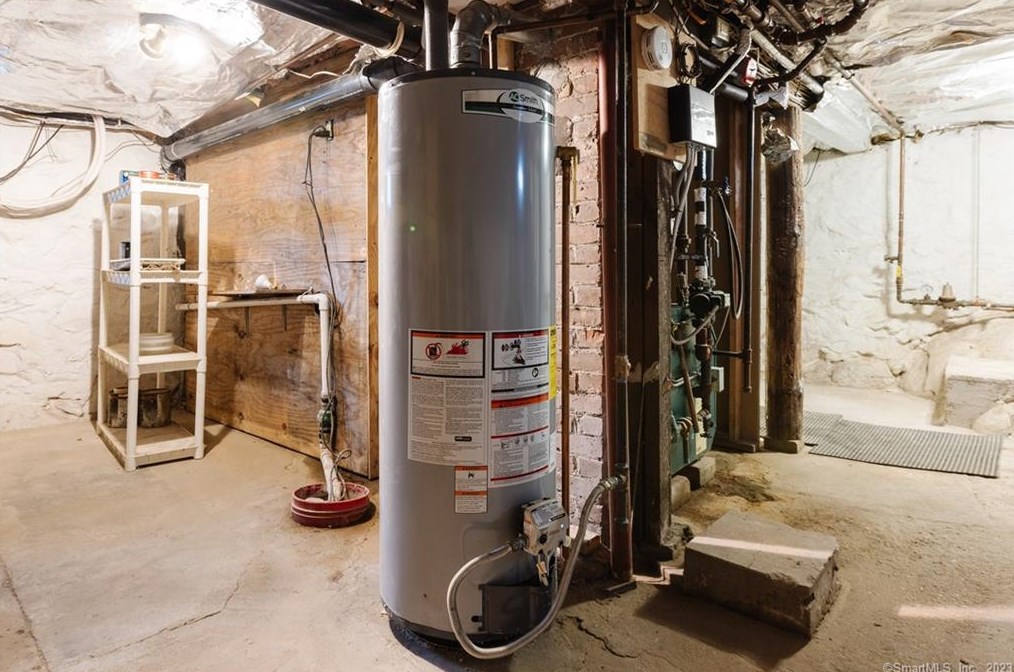 46 Manila St, Watertown CT  06779-1908 exterior