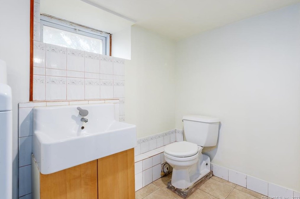 46 Manila St, Watertown CT  06779-1908 exterior