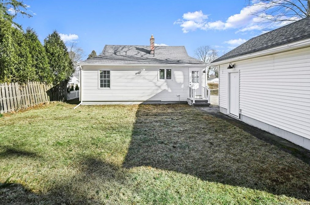 206 Hoadley St, Union City CT  06770-2537 exterior