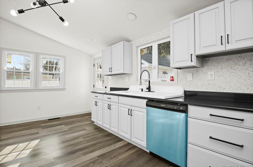 206 Hoadley St, Union City CT  06770-2537 exterior