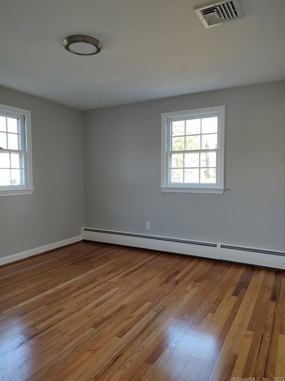 215 Tremont St, Hartford CT  06111-4742 exterior