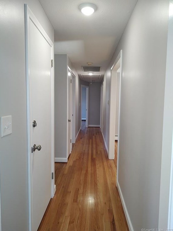 215 Tremont St, Hartford CT  06111-4742 exterior