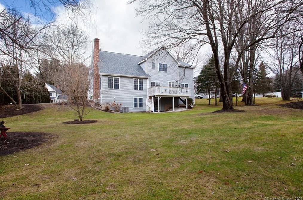 3 Kelly Farm Rd, Simsbury CT  06070-1678 exterior