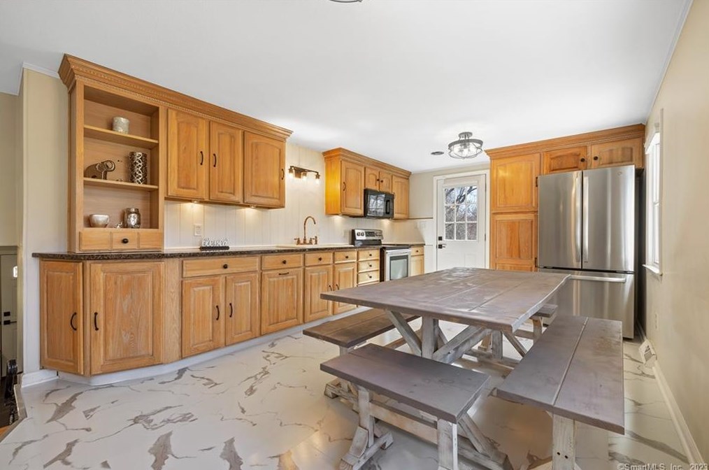 42 Kanter Dr, Vernon CT  06066-5440 exterior