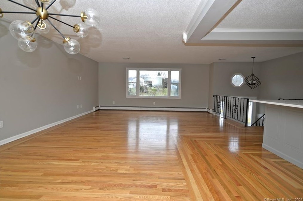 8 Cynthia Ct, Branford CT  06405-4740 exterior