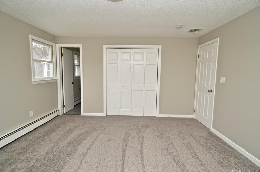 8 Cynthia Ct, Branford CT  06405-4740 exterior