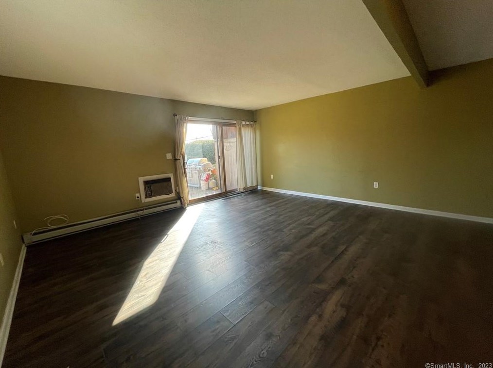 8 Country Squire Dr, Cromwell CT  06416-4510 exterior