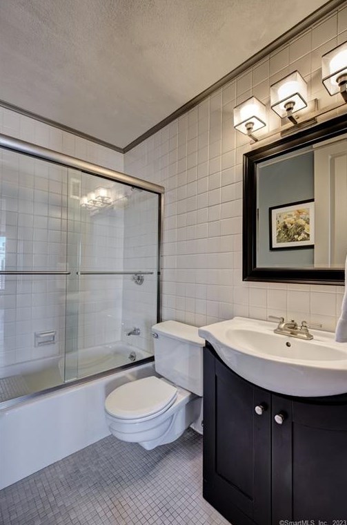 1 Gold St, Hartford CT  06103-2909 exterior