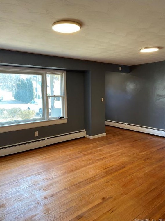 23 Laurel Dr, Hartford CT  06110-1738 exterior