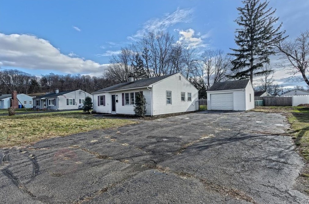 46 Cooper Ave, Wallingford CT  06492-3956 exterior