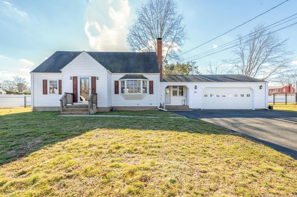5 Depietro Dr, Hartford CT  06118-2015 exterior