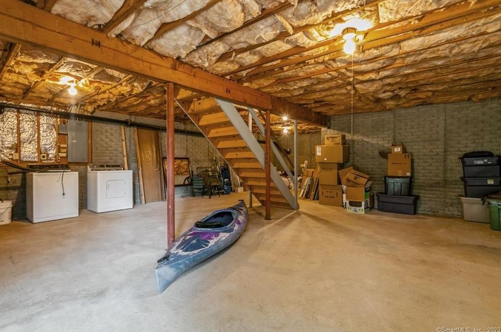 28 Twin Oaks, Northville CT  06776-5400 exterior