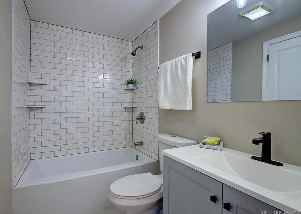 62 Prospect Place Ext, New Haven CT  06512-3741 exterior