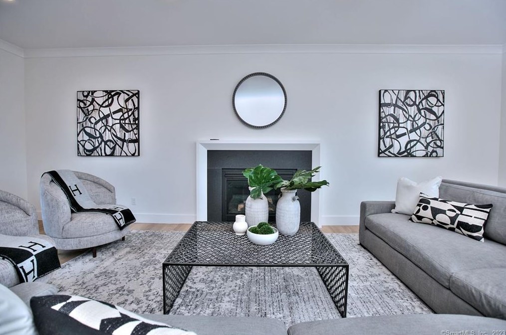 123 Judd St, Fairfield CT  06824-3513 exterior