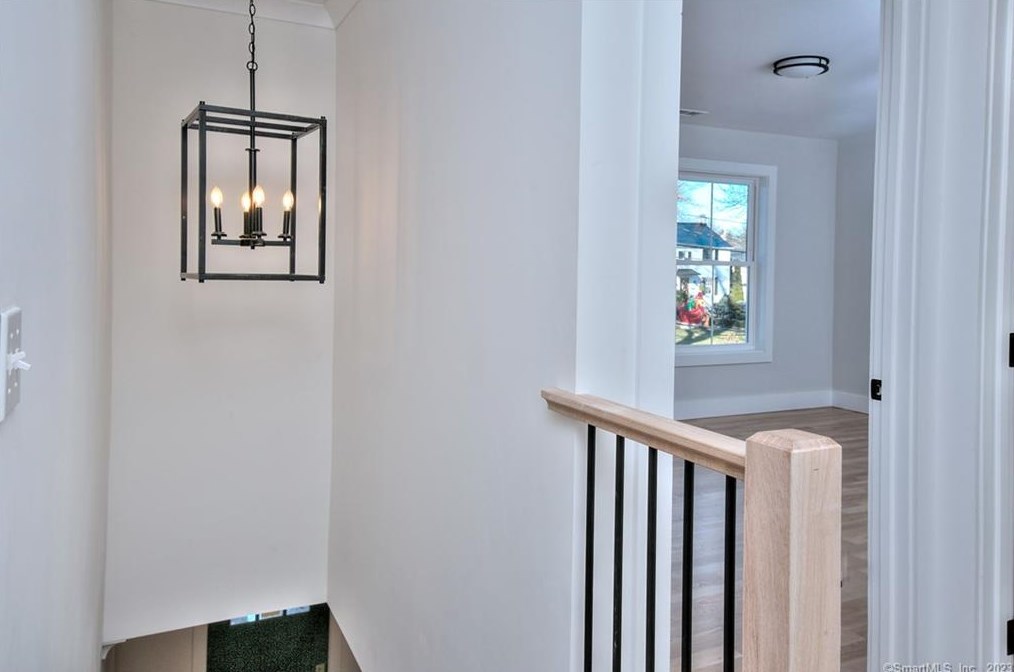 123 Judd St, Fairfield CT  06824-3513 exterior