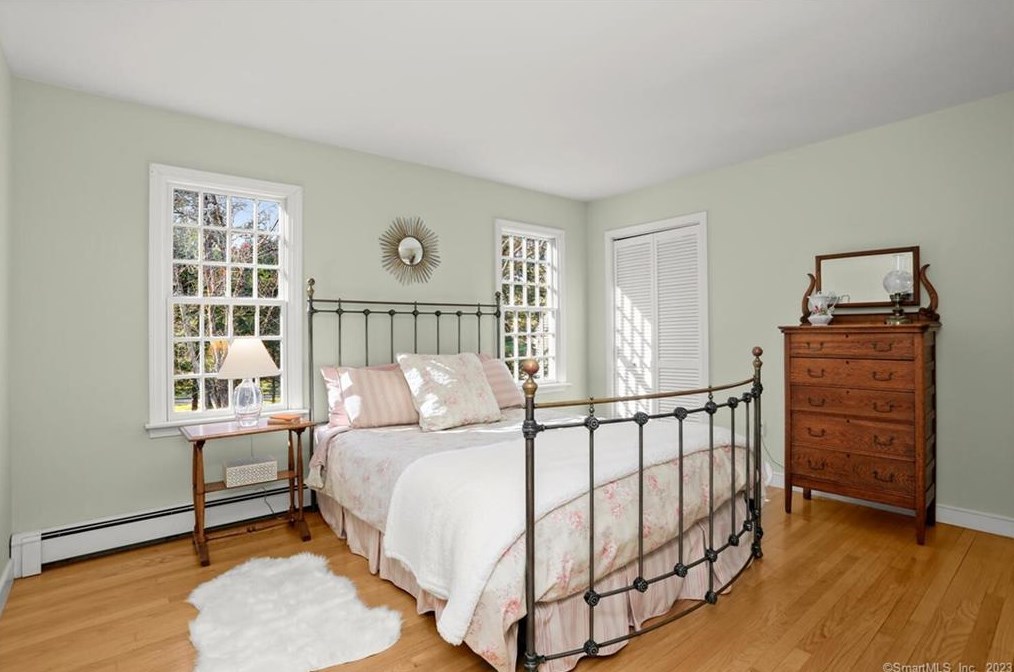 18 Pilgrim Ln, Weston CT  06883-2412 exterior