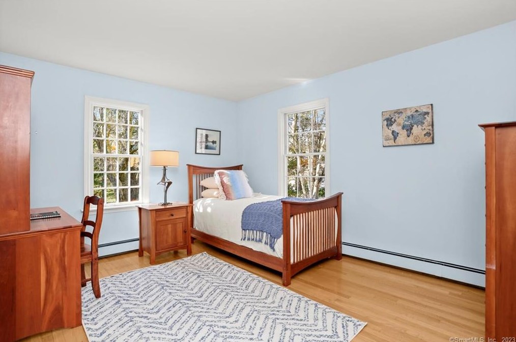 18 Pilgrim Ln, Weston CT  06883-2412 exterior