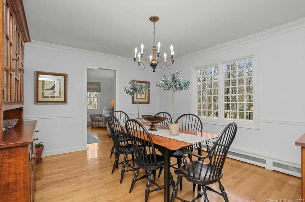 18 Pilgrim Ln, Weston CT  06883-2412 exterior