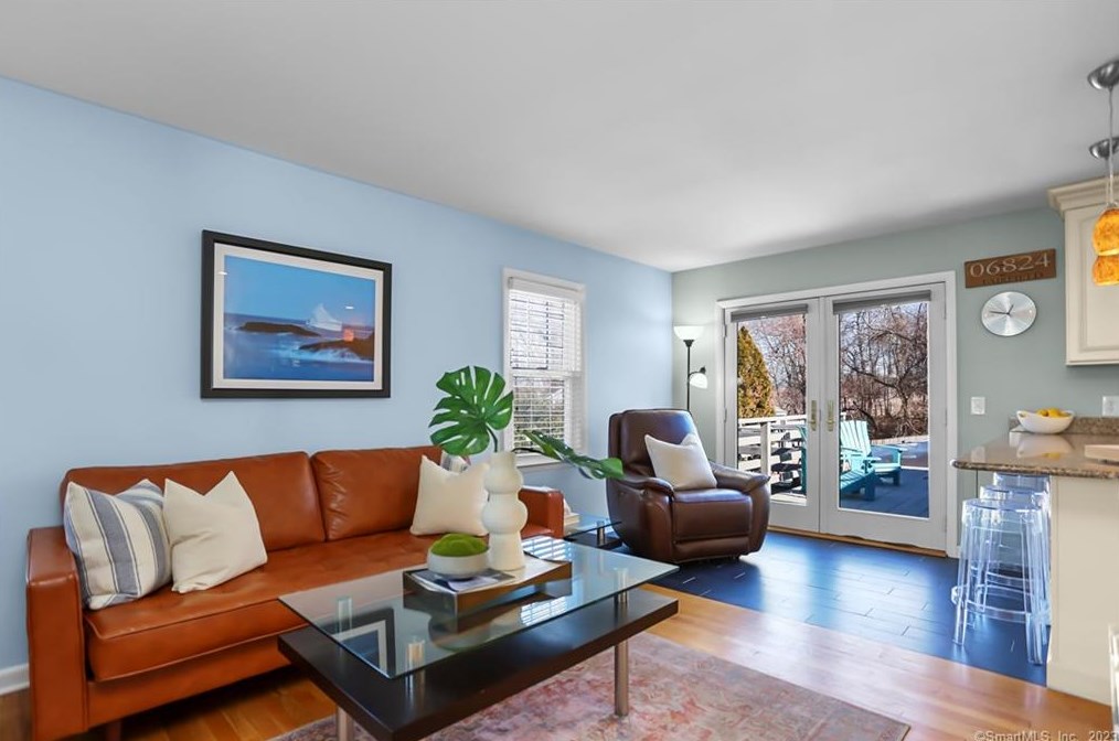 801 Pine Creek Rd, Fairfield CT  06824-6325 exterior