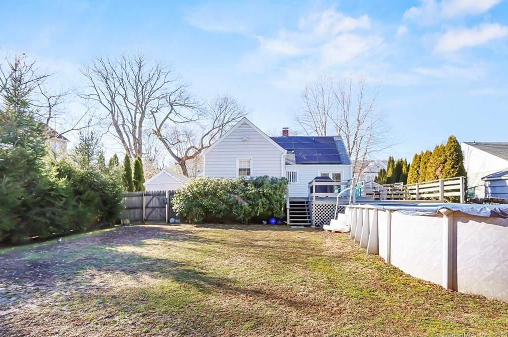 801 Pine Creek Rd, Fairfield CT  06824-6325 exterior