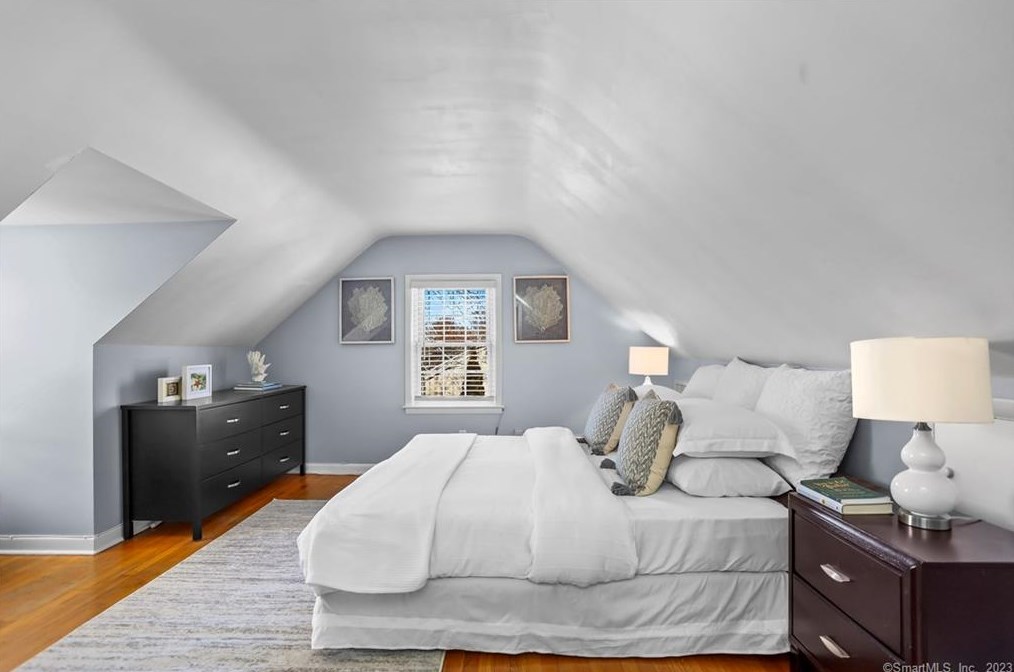 801 Pine Creek Rd, Fairfield CT  06824-6325 exterior