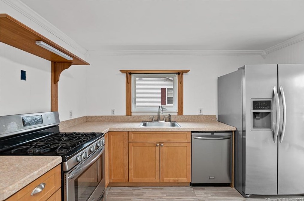 23 Foote Rd, New Haven CT  06512-2504 exterior