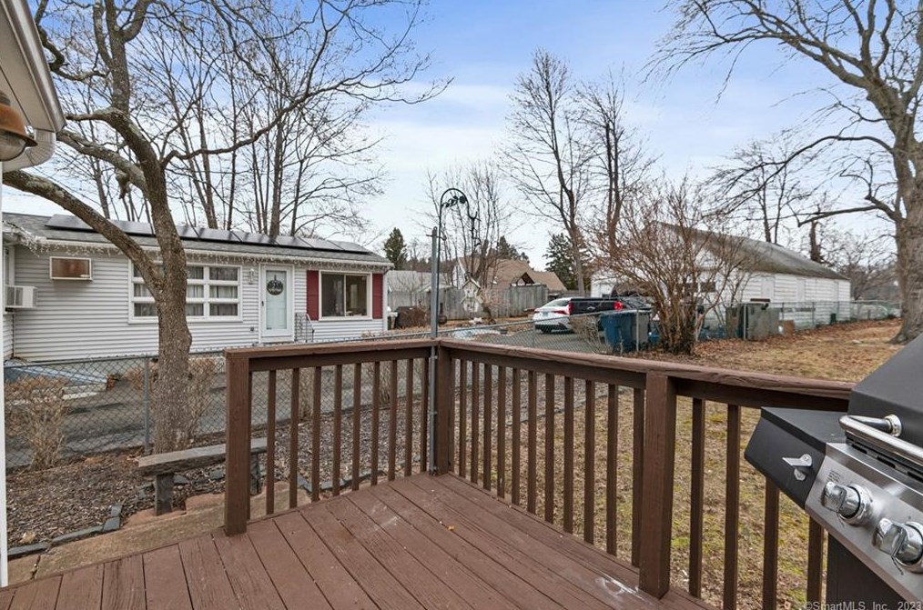 23 Foote Rd, New Haven CT  06512-2504 exterior