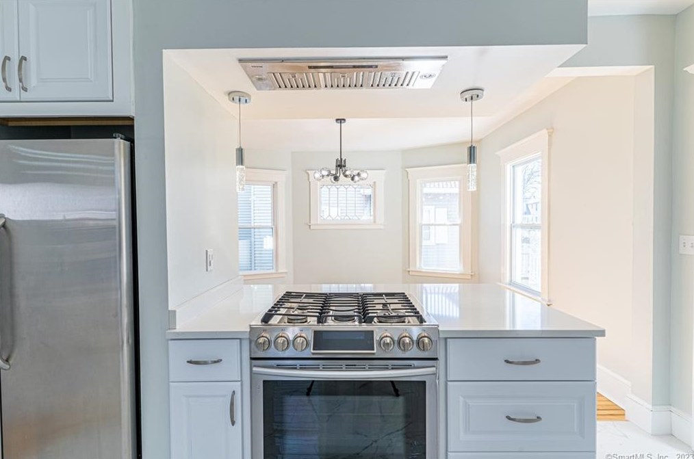 346 1st Ave, New Haven CT  06516-3812 exterior