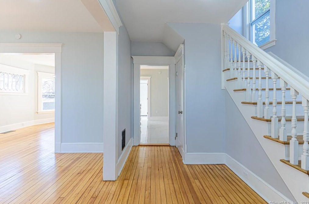 346 1st Ave, New Haven CT  06516-3812 exterior