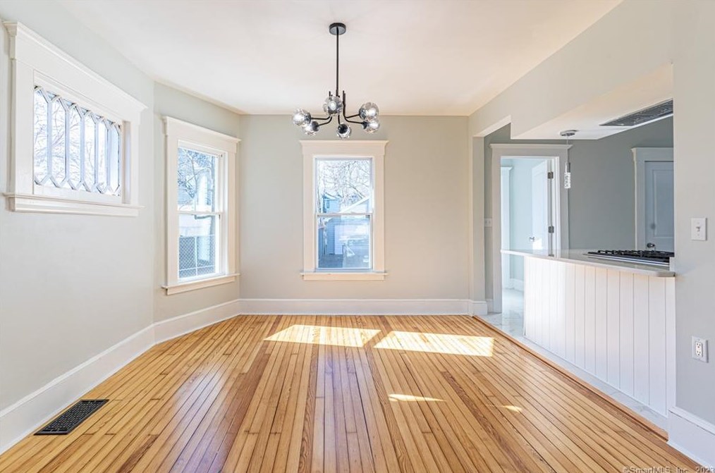 346 1st Ave, New Haven CT  06516-3812 exterior