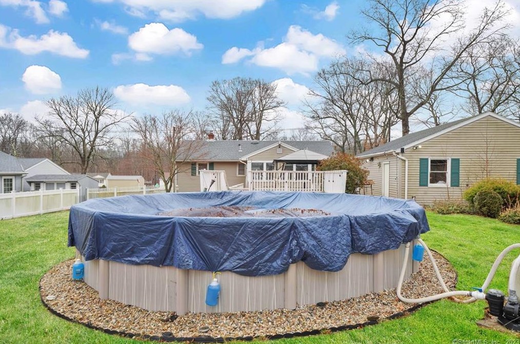 141 Yantic Ln, Norwich CT  06360-1455 exterior