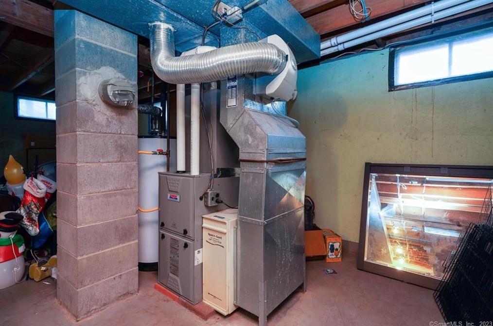 141 Yantic Ln, Norwich CT  06360-1455 exterior