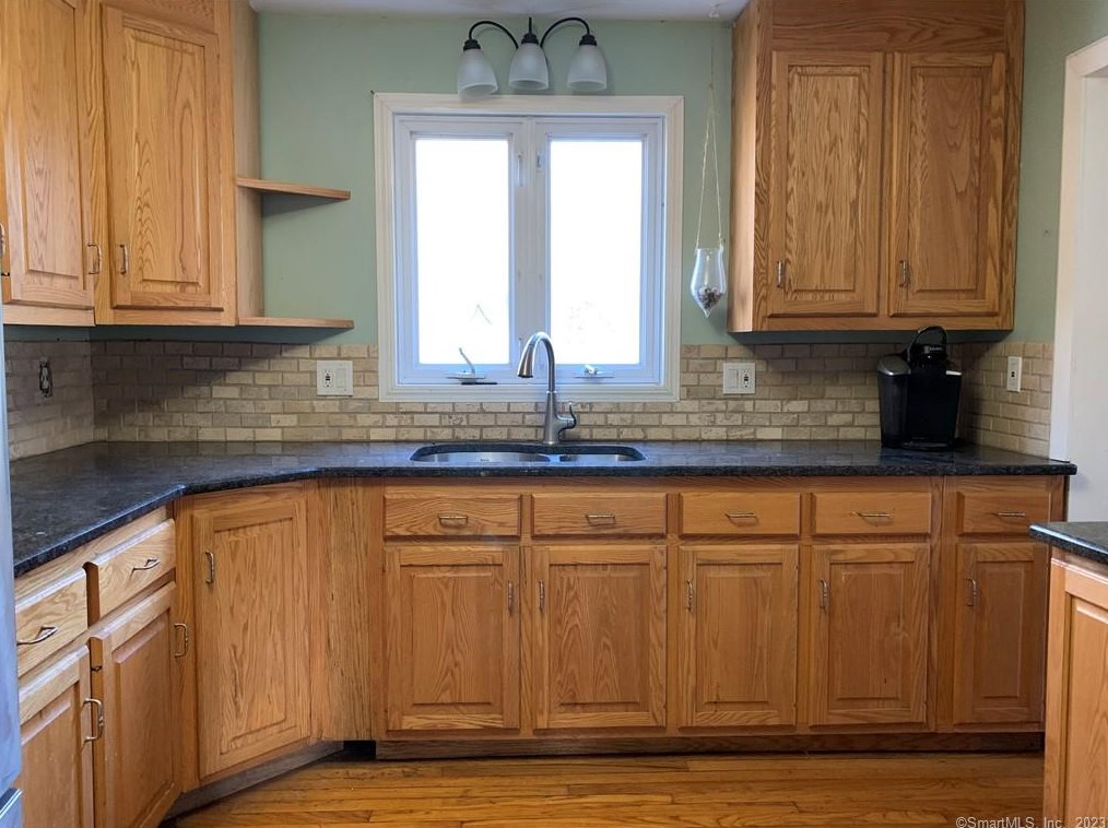 50 Crofut Rd, Union City CT  06770-1503 exterior