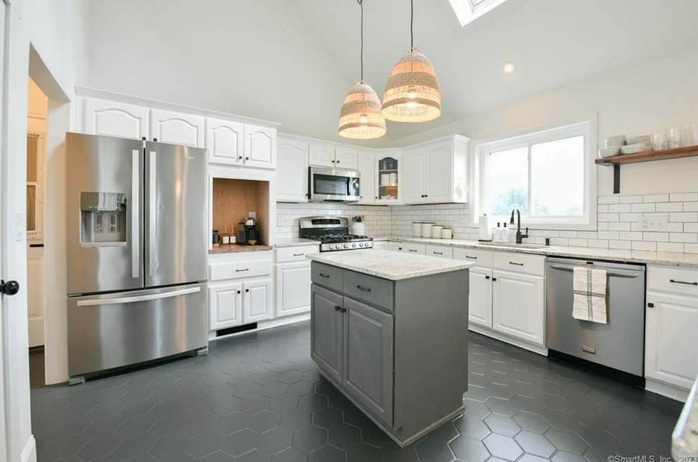 57 Bayview Cir, Watertown CT  06795-1328 exterior