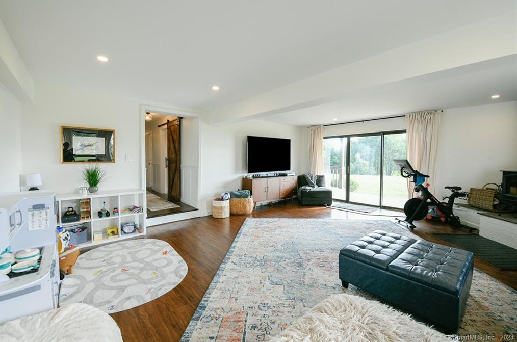 57 Bayview Cir, Watertown CT  06795-1328 exterior